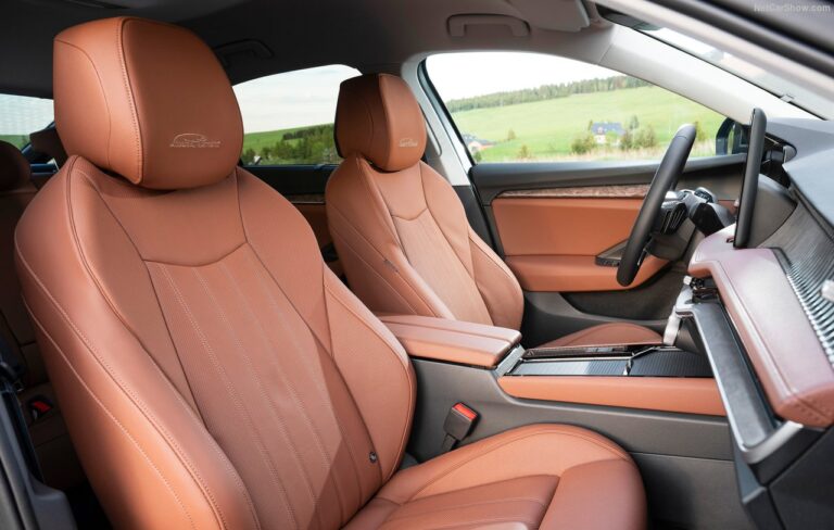 superb sedan wnetrze 2